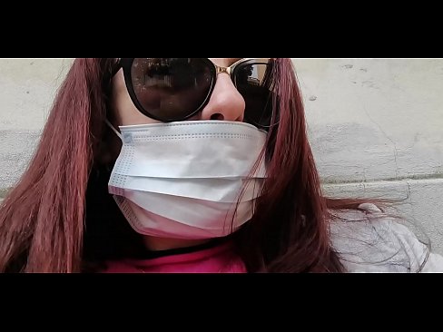 ❤️ ニコレッタは隣人に復讐し、彼のガレージでおしっこをする(特別Covid19イタリア検疫所) ️❌ ポルノ ❌️❤
